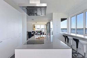 Apartamento Confort, 6 habitaciones | Cocina privada | Frigorífico, microondas, lavavajillas y cafetera o tetera