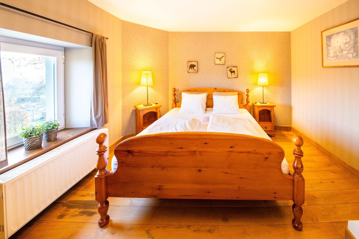Classic Cottage, 3 Bedrooms | 12 bedrooms, individually furnished, bed sheets