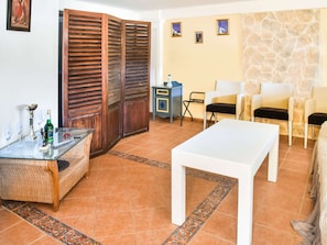 Living room - Alluring Holiday Home in Syros With Barbecue (Syros)