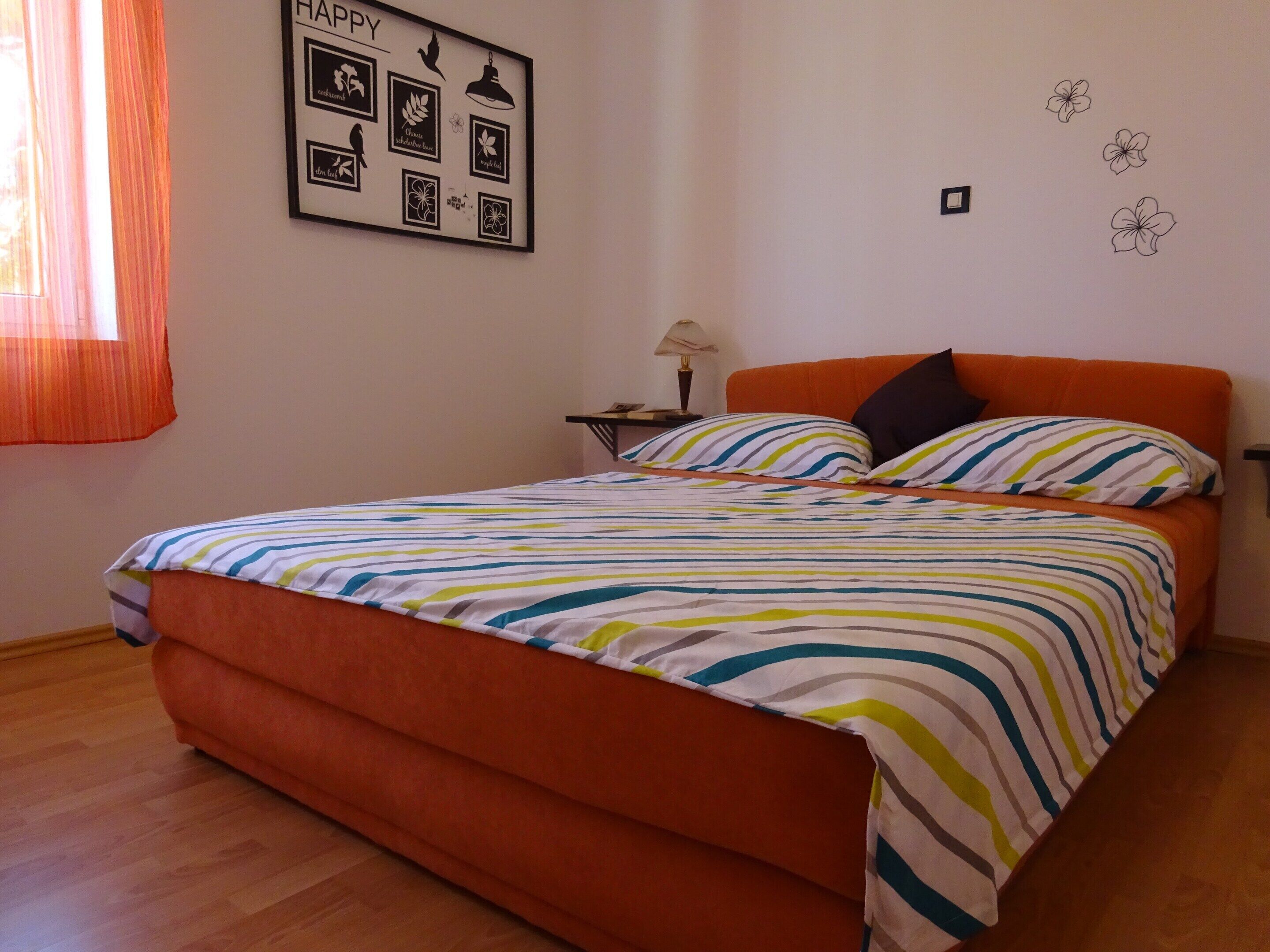 Comfort Apartment, 3 Bedrooms | 4 bedrooms, individually furnished, bed sheets
