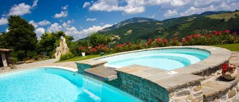 Appartamento Deluxe, 1 camera da letto | Piscina | Piscina coperta, piscina all'aperto