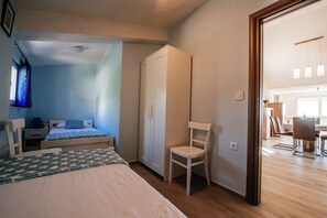 4 Schlafzimmer, individuell eingerichtet, Bettwäsche