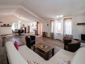 Living room - Modern Apartment in Starigrad Paklenica With Barbecue (Starigrad)