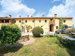 Comfort House, 3 Bedrooms | Exterior - Appealing Apartment in Collesalvetti With Garden (Collesalvetti)