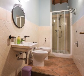 Classic-Haus, 3 Schlafzimmer | Badezimmer | Dusche