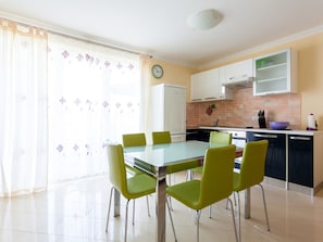 Comfort Apartment, 3 Bedrooms | Private kitchen | Fridge, microwave, oven, coffee/tea maker - Modern Apartment in The Croatian Islands With Terrace (Malinska-Dubasnica)