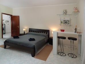 Appartement Classique, 2 chambres | 5 chambres, ameublement personnalisé, fer et planche à repasser