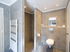 Casa clásica, 4 habitaciones | Baño | Regadera