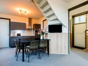 Comfort House, 2 Bedrooms | Dining