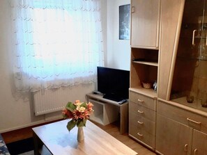 Classic-Apartment, 2 Schlafzimmer | Wohnzimmer