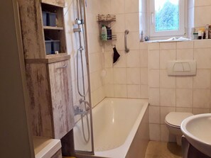 Comfort Apartment, 2 Bedrooms | Bathroom