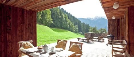 컴포트 아파트, 침실 5개 | 발코니