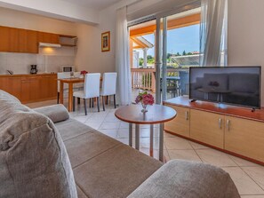 Classic Apartment, 2 Bedrooms | Living room - Panoramic Apartment in Banjole Near Pula Town Centre (Medulin)