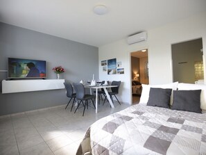 Luxury House, 2 Bedrooms | Living room - Scenic Holiday Home in Bibinje Near Sea (Bibinje)