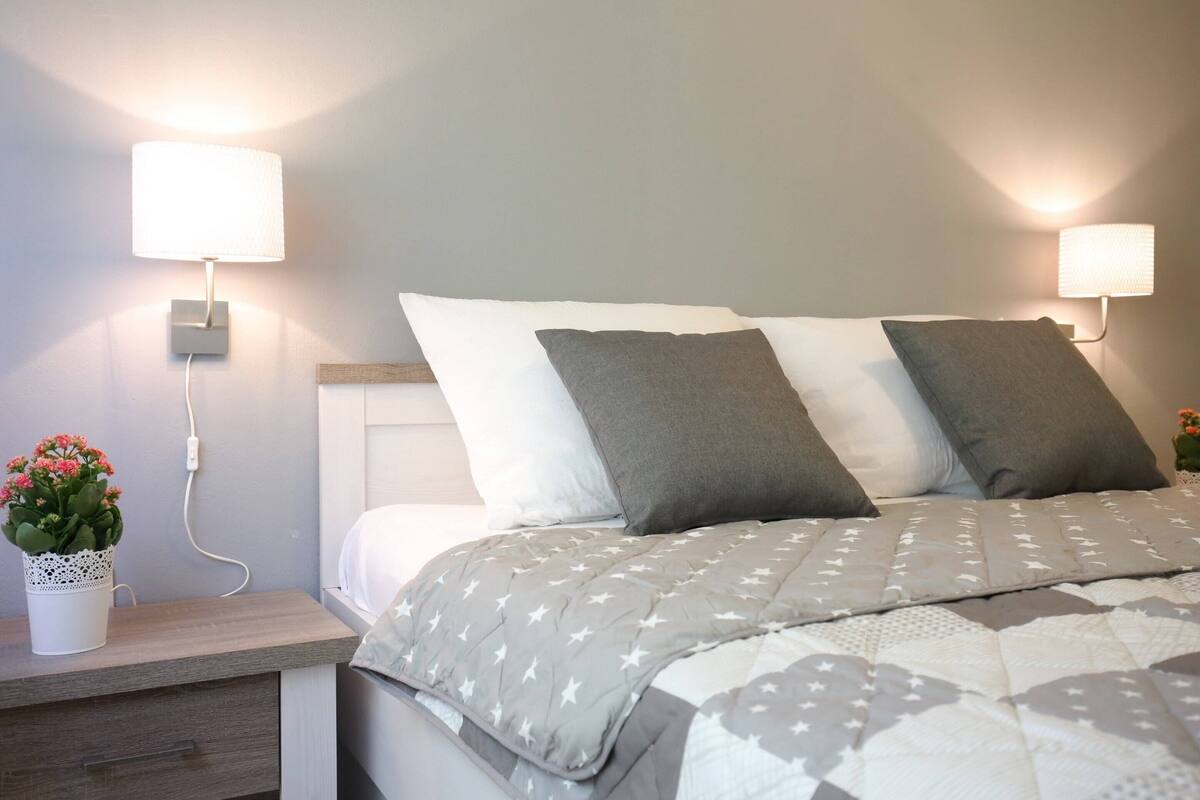 Elite House, 2 Bedrooms | 8 bedrooms, individually furnished, iron/ironing board, bed sheets