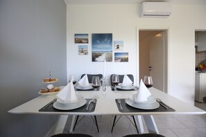 Casa de lujo, 2 habitaciones | Restaurantes