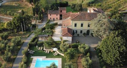 Simplistic Holiday Home in Pistoia With Terrace & Garden