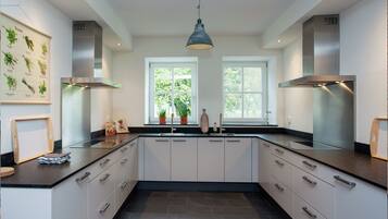 Comfort House, Multiple Bedrooms | Private kitchen