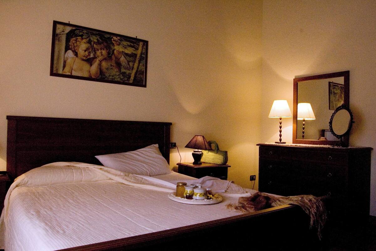 2 bedrooms, individually furnished, bed sheets