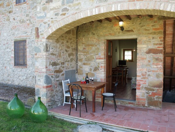 Balcony - Authentic Holiday Home in Bucine With Swimming Pool (Monte San Savino)