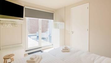 3 bedrooms, individually furnished, bed sheets