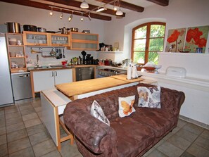 Private kitchen - Mansion in Gressow With Terrace, Garden, Bbq, Pond, Bicycles (Gaegelow)