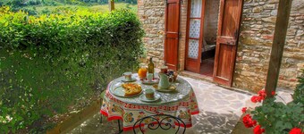 Farmhouse With Stables, Horses and the Ability to Make Horseback Riding