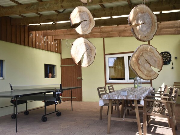 Classic Apartment, 2 Bedrooms | Game room - Peaceful Apartment in Maltzien With Lake Nearby (Garz/Rügen)