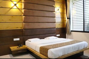 Room - Hotel Shivani Resort (Dhar)