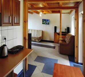 Classic House, 2 Bedrooms | Living room