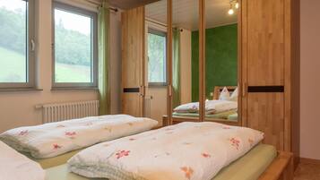 2 bedrooms, individually furnished, bed sheets