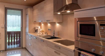Cosy Farmhouse Apartment at the Edge of the Forest