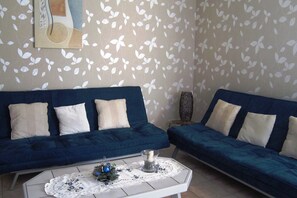 Classic-Ferienhaus, 2 Schlafzimmer | Wohnzimmer | DVD-Player