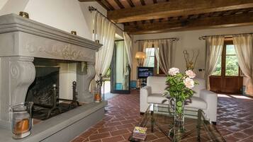 Casa Classic, 5 camere da letto | Soggiorno | Caminetto, lettore DVD