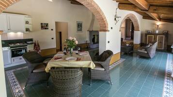 Casa Classic, 5 camere da letto | Soggiorno | Caminetto, lettore DVD