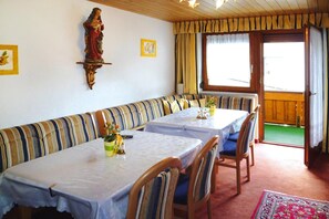 Living room - Apartment in Fugen With Parking Space (Fuegen)