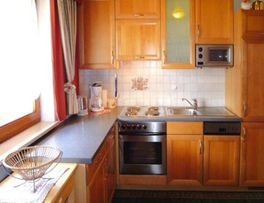 Căn hộ tiện nghi đơn giản, 2 phòng ngủ | Bếp riêng | Tủ lạnh, lò vi sóng, lò nướng, máy rửa bát 