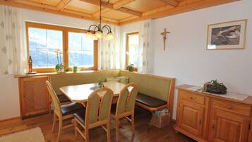 Classic-Apartment, 3 Schlafzimmer | Speisen