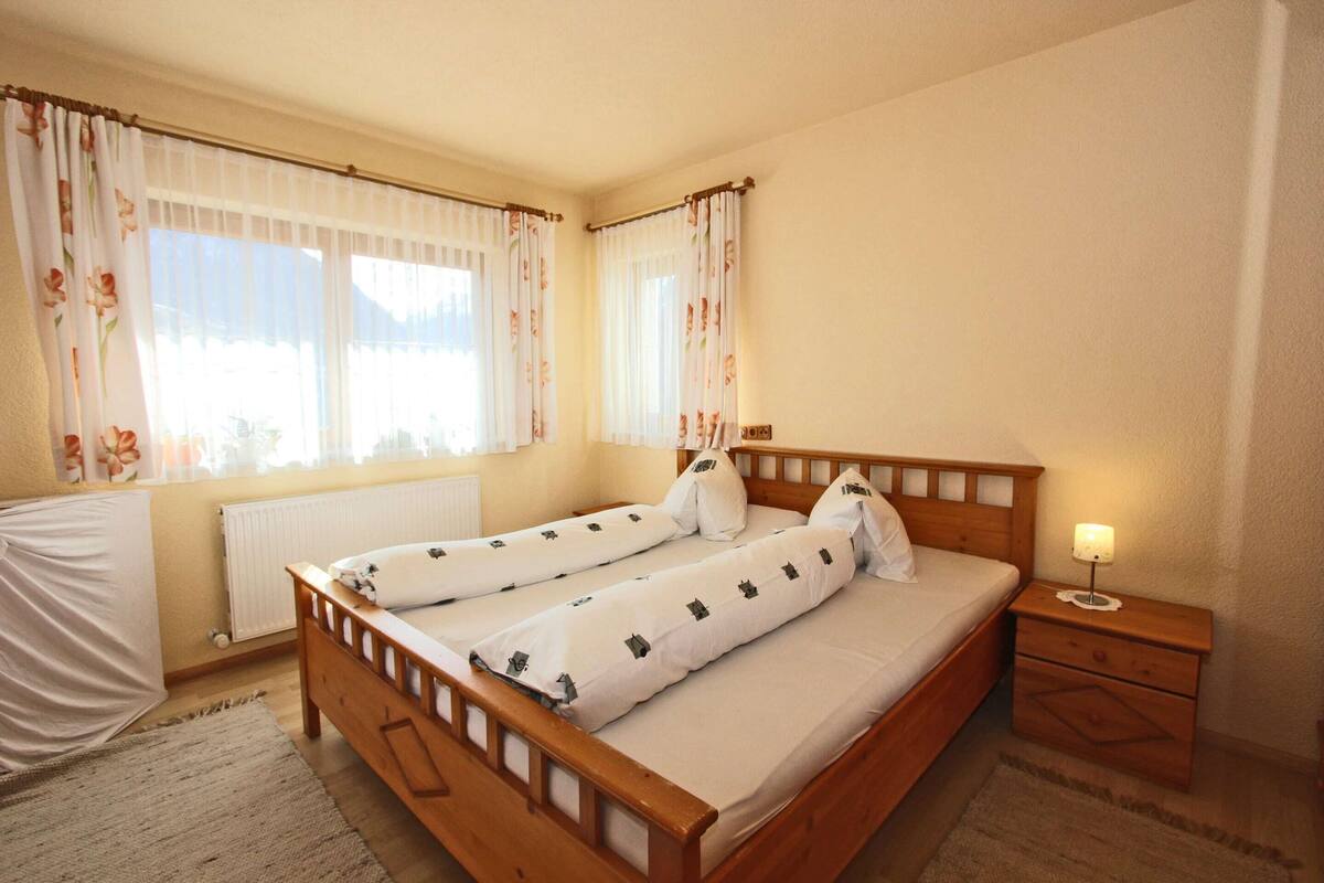 Classic House, 5 Bedrooms | 3 bedrooms, individually furnished, bed sheets