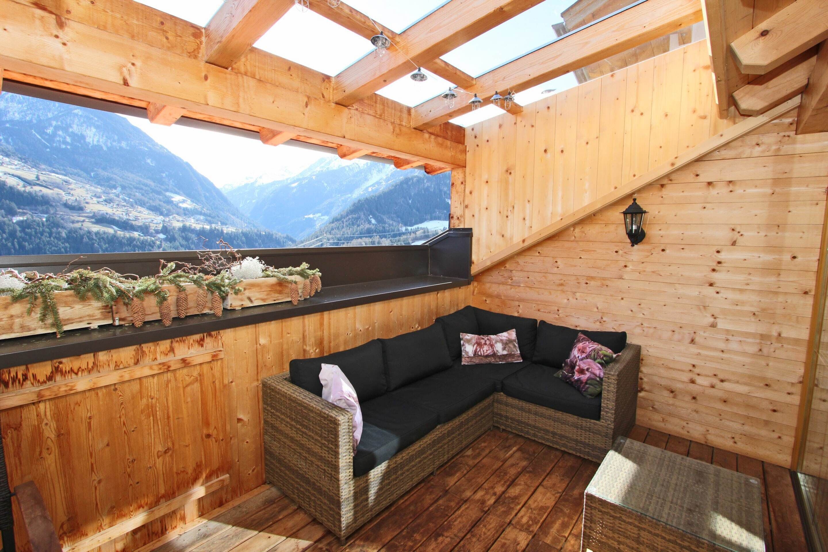 Classic Apartment, 3 Bedrooms | Balcony