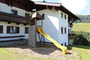 Comfort Apartment, 2 Bedrooms | Children’s area