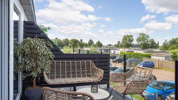 Classic Villa, 2 Bedrooms | Balcony