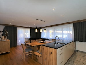 Classic House, 3 Bedrooms | Dining