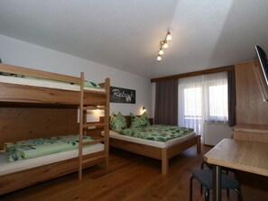 Classic House, 3 Bedrooms | 6 bedrooms, bed sheets - High-quality Holiday Apartment in Oberkrimml Near Waterfalls (Krimml)