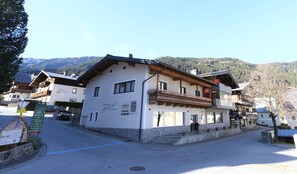 Comfort House, 3 Bedrooms | Exterior - High-quality Holiday Apartment in Oberkrimml Near Waterfalls (Krimml)