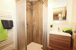 Leilighet – comfort, 4 soverom | Bad | Dusj