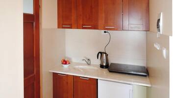 Comfort Apartment, 1 Bedroom | Private kitchen | Fridge, coffee/tea maker, electric kettle