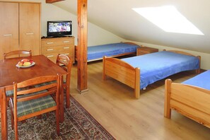 クラシック アパートメント 1 ベッドルーム | 2 室のベッドルーム、客室ごとに異なるインテリア、ベッドシーツ