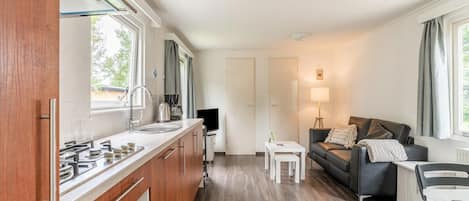 Comfort House, 3 Bedrooms | Private kitchen