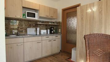 Classic-Apartment, 1 Schlafzimmer | Eigene KĂŒche | KĂŒhlschrank, Mikrowelle, Herdplatte, Wasserkocher mit Kaffee-/Teezubehör